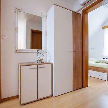 In - Dolenjska & Bela Krajina Unter- & Weisskrain 44970 Adlesici