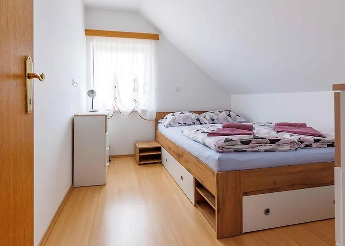 In - Dolenjska & Bela Krajina Unter- & Weisskrain 44970